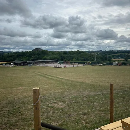 Tatil Evi 1 Bed Hut - Sleeps 2 - Parking - Smoking Bristol