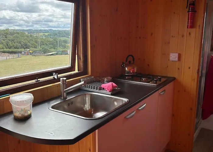 1 Bed Hut - Sleeps 2 - Parking - Smoking Dom wakacyjny