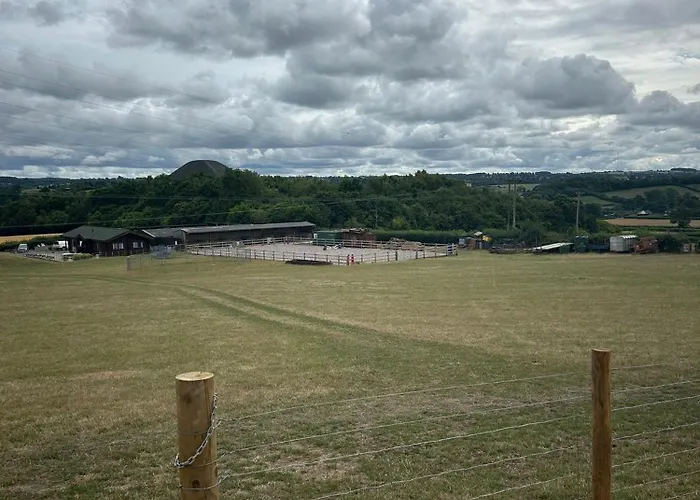 Dom wakacyjny 1 Bed Hut - Sleeps 2 - Parking - Smoking Bristol